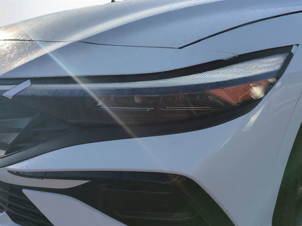 New 2026 Hyundai Elantra Limited image 10