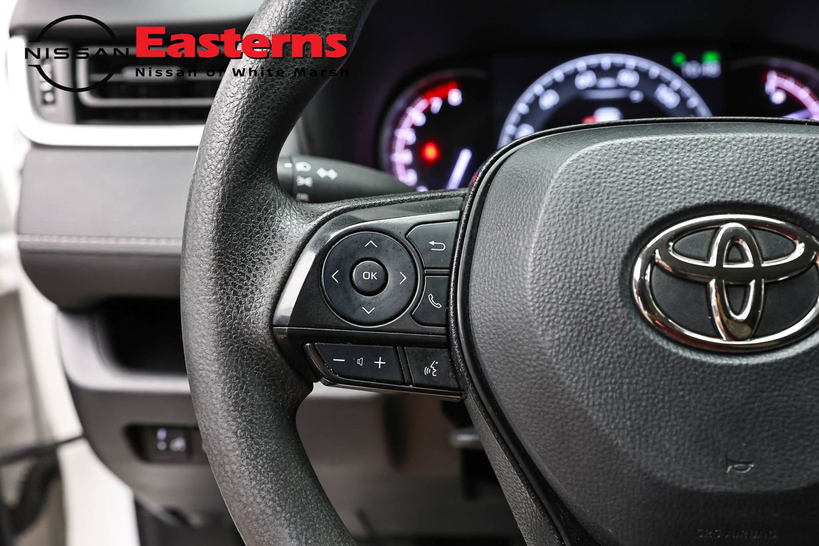 Used 2023 Toyota RAV4 LE AWD/4WD image 15