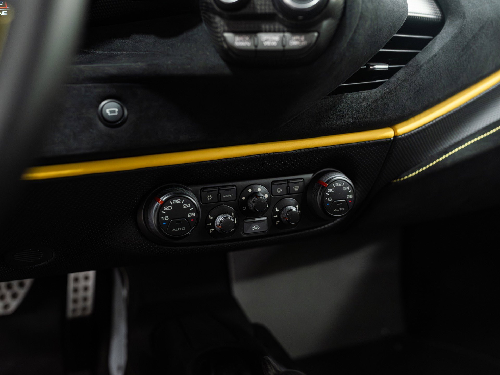 Used 2019 Ferrari 488 Pista Coupe image 38