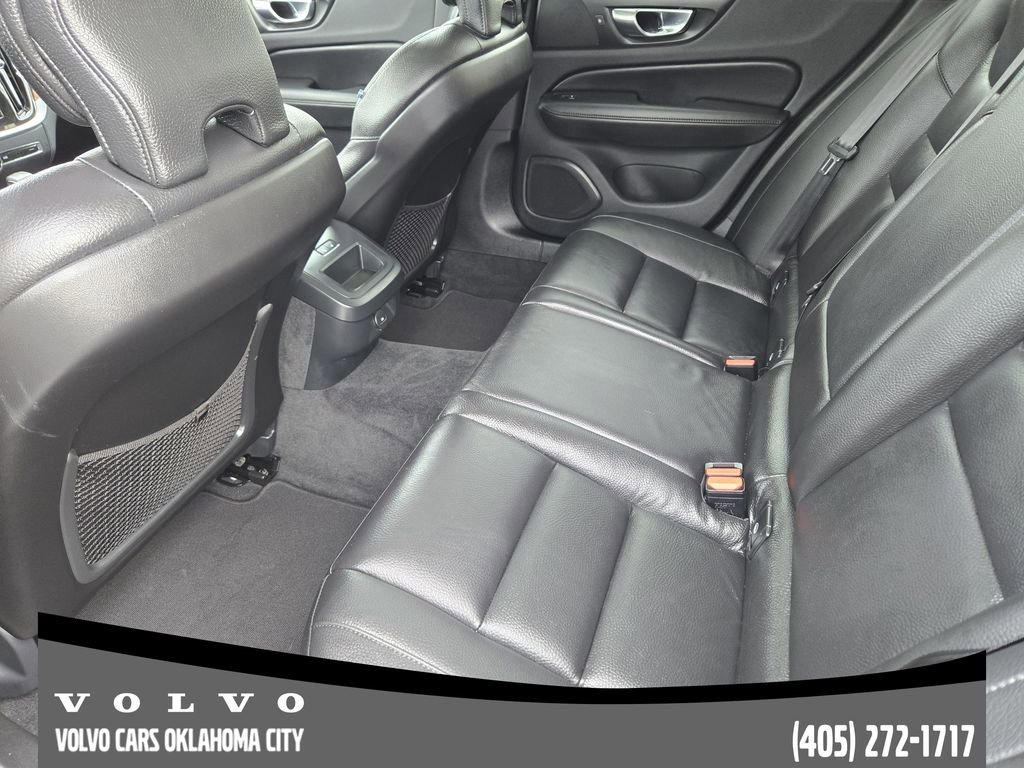 Certified 2025 Volvo V60 B5 Cross Country Plus image 29