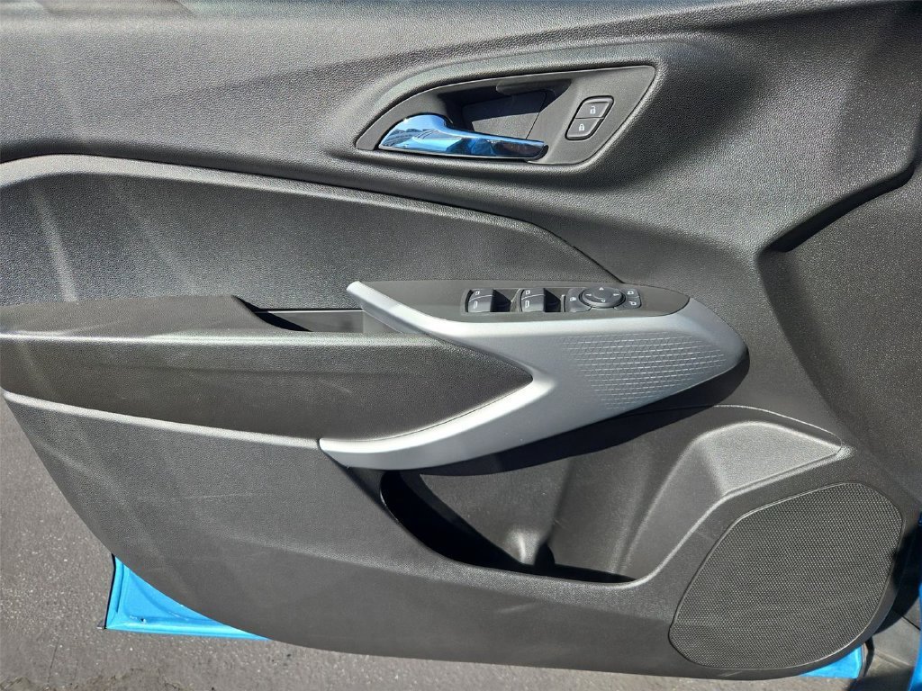 New 2026 Chevrolet Trax RS FWD image 12