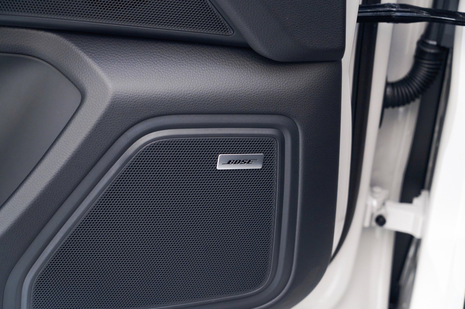 New 2026 Porsche Macan image 23