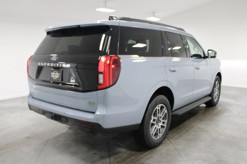 New 2026 Ford Expedition Active image 8