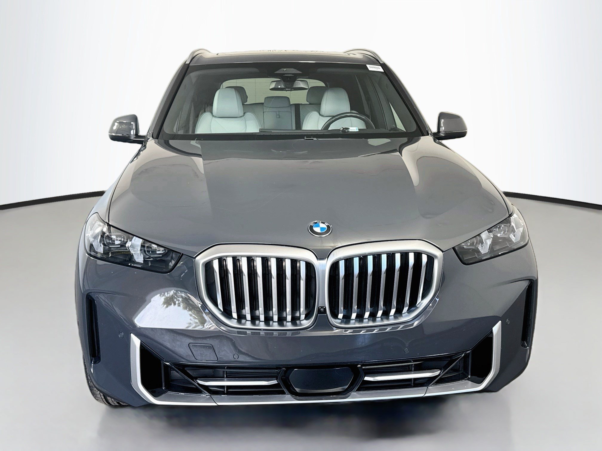 Used 2024 BMW X5 sDrive40i w/ Parking Assistance Package RWD image 2