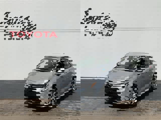 Certified 2025 Toyota Corolla LE image 1