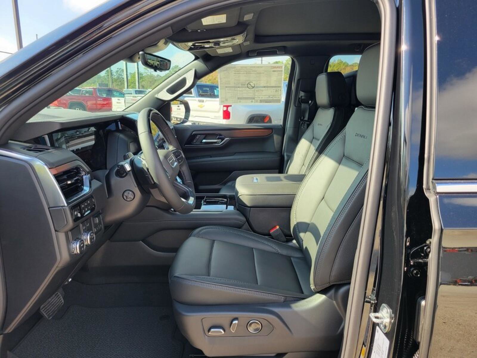 New 2026 GMC Yukon XL Denali image 12