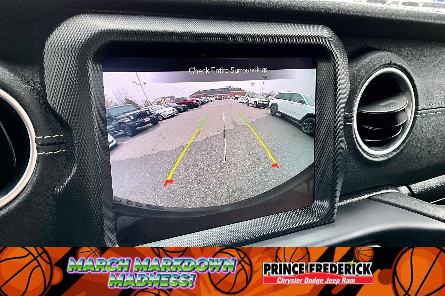 Used 2023 Jeep Wrangler Sahara w/ Cold Weather Group image 16