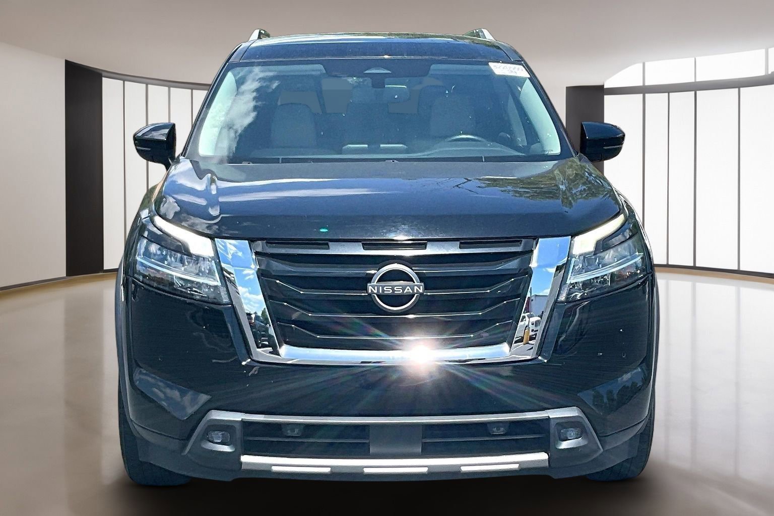 Used 2022 Nissan Pathfinder SL AWD/4WD image 2