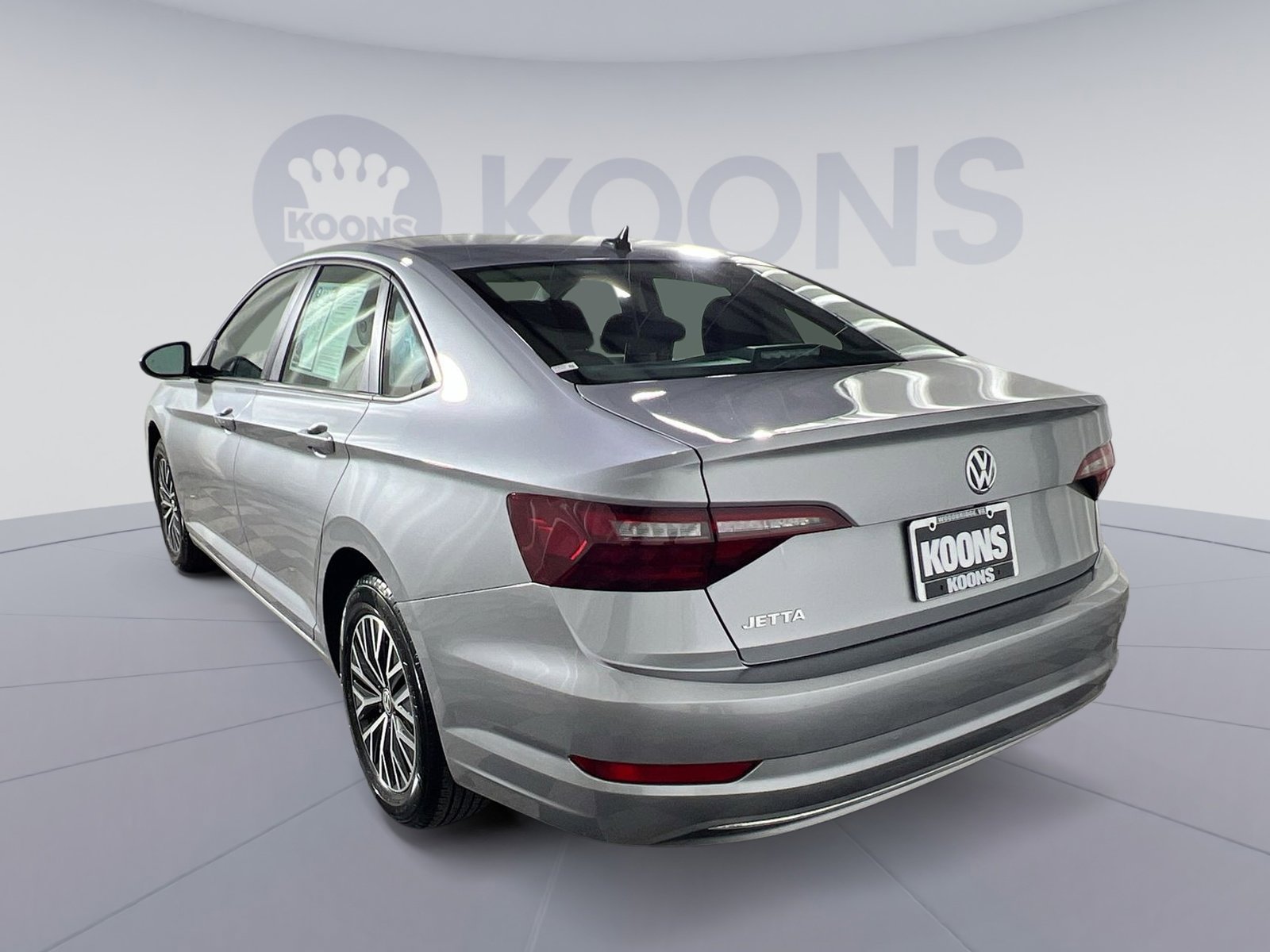Used 2021 Volkswagen Jetta SE w/ SE Cold Weather Package image 4