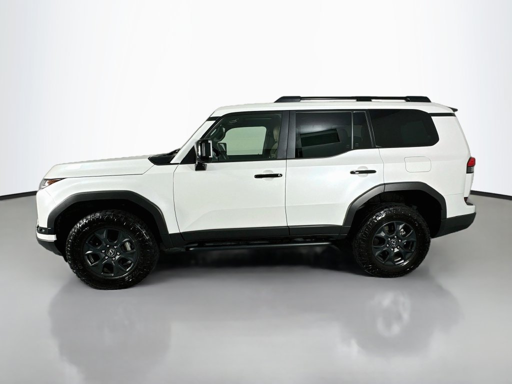 Used 2024 Lexus GX 550 AWD/4WD image 2