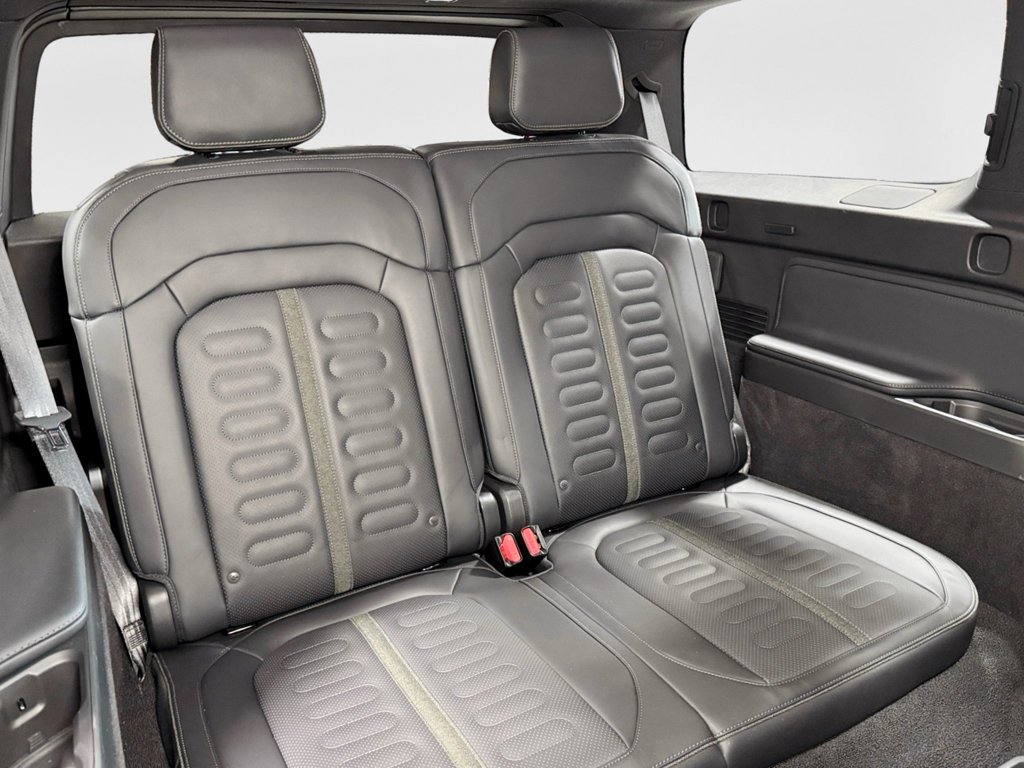 Used 2025 Rivian R1S Adventure AWD/4WD image 22