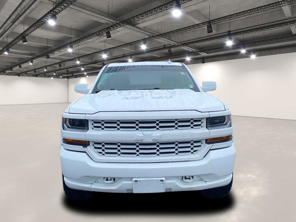 Used 2018 Chevrolet Silverado 1500 Custom w/ Custom Value Package image 2