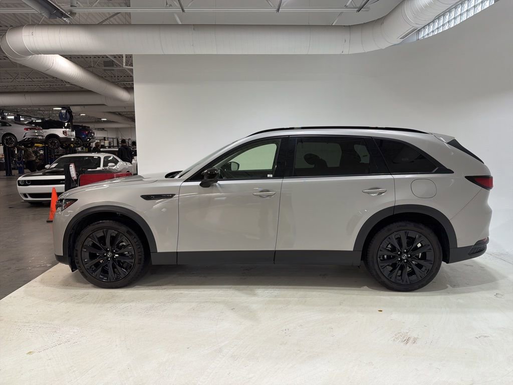 Used 2025 MAZDA CX-90 3.3 Turbo w/ Premium Sport Pkg image 4