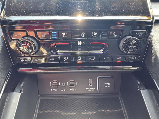 Used 2023 Jeep Grand Cherokee Limited w/ Luxury Tech Group II image 25