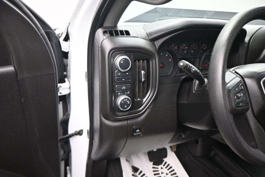 Used 2025 GMC Sierra 2500 Pro w/ Convenience Package AWD/4WD image 3