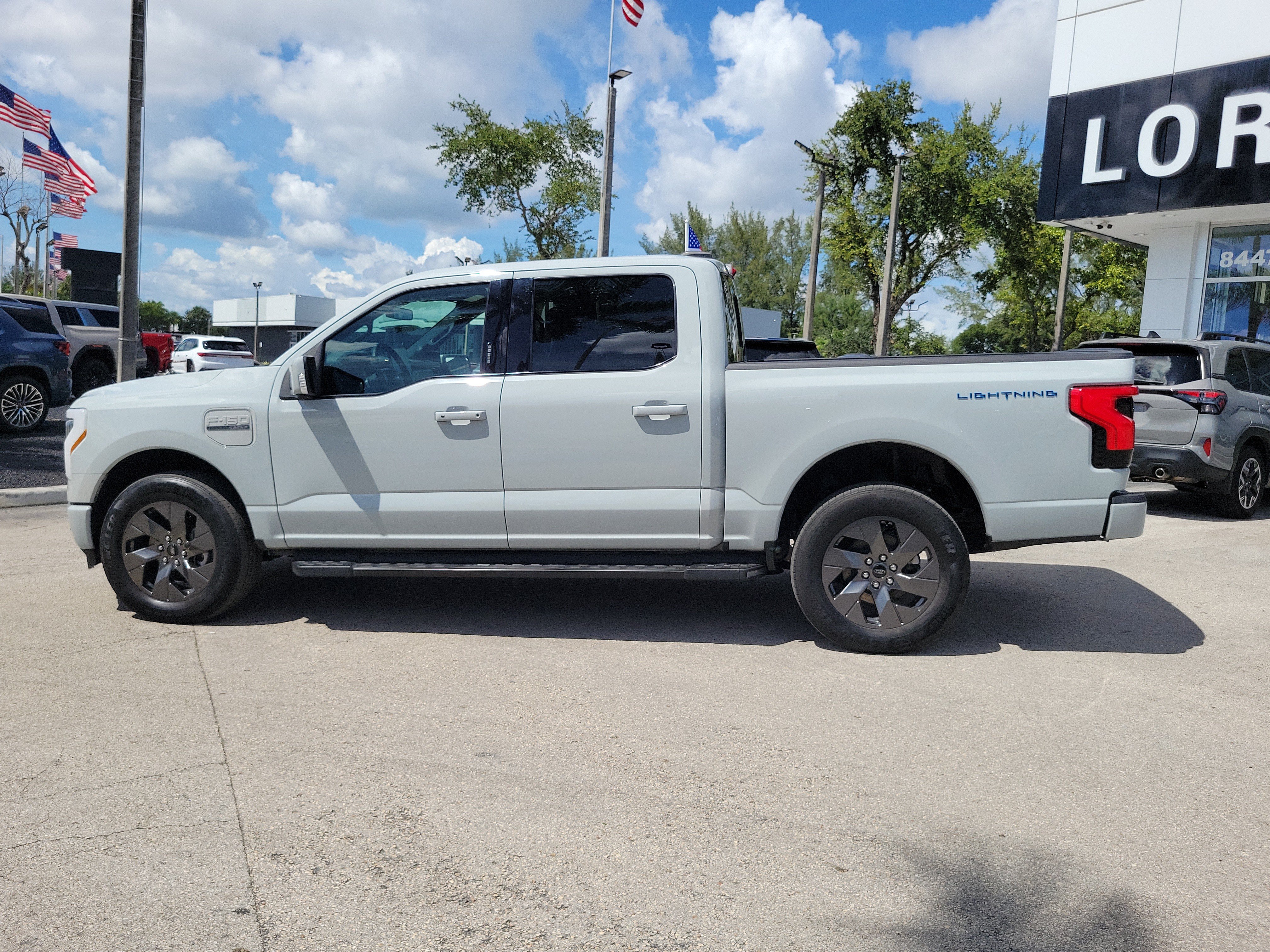 Used 2023 Ford F150 Lightning Lariat AWD/4WD image 8