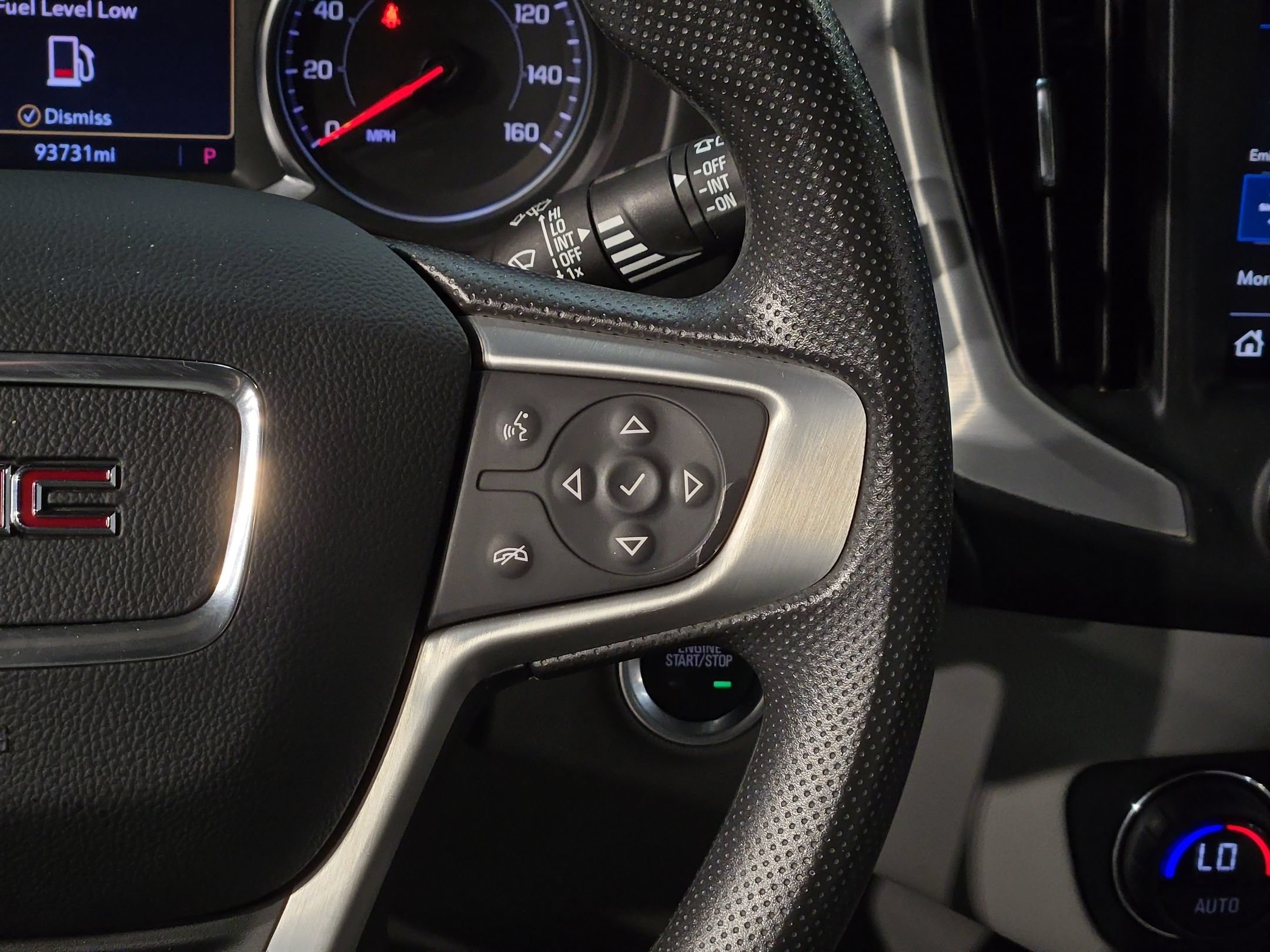 Used 2022 GMC Terrain SLE w/ Driver Convenience Package FWD image 28