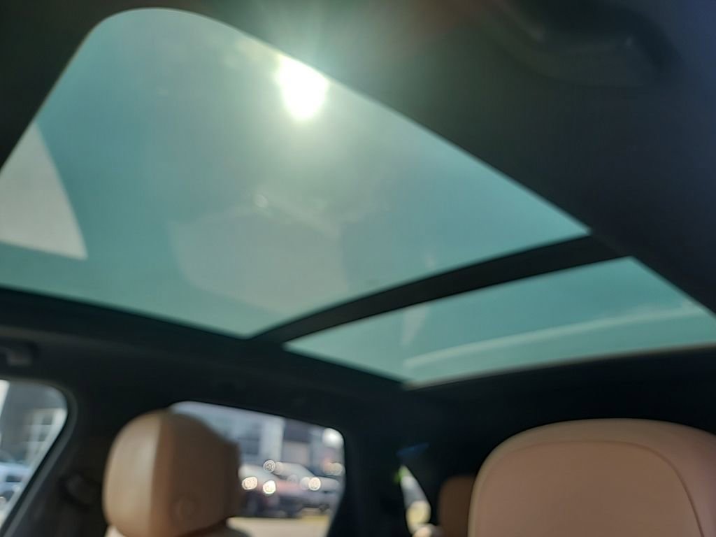 Used 2022 Porsche Cayenne AWD/4WD image 16