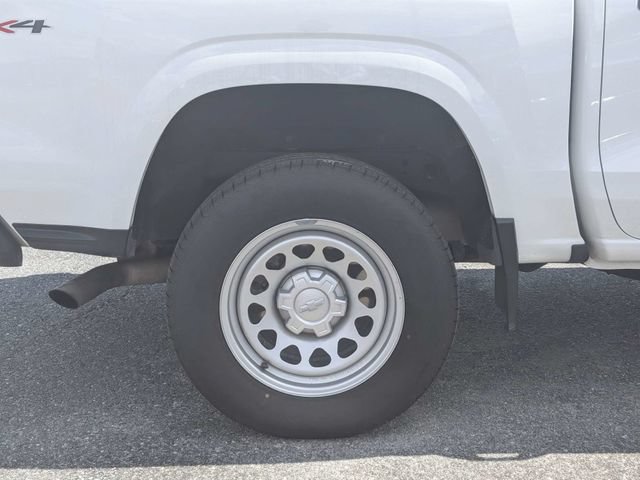 Used 2023 Chevrolet Colorado W/T w/ Advanced Trailering Package AWD/4WD image 8