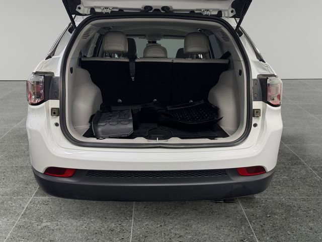 Used 2022 Jeep Compass Limited image 13