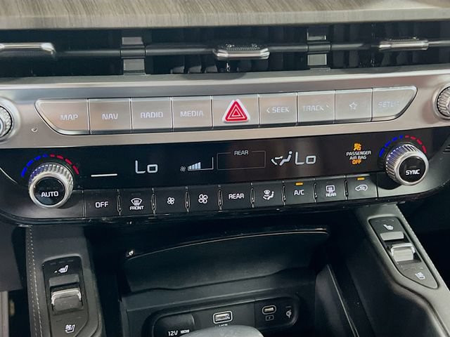 Certified 2023 Kia Telluride EX w/ EX Captain's Chair Package FWD image 16