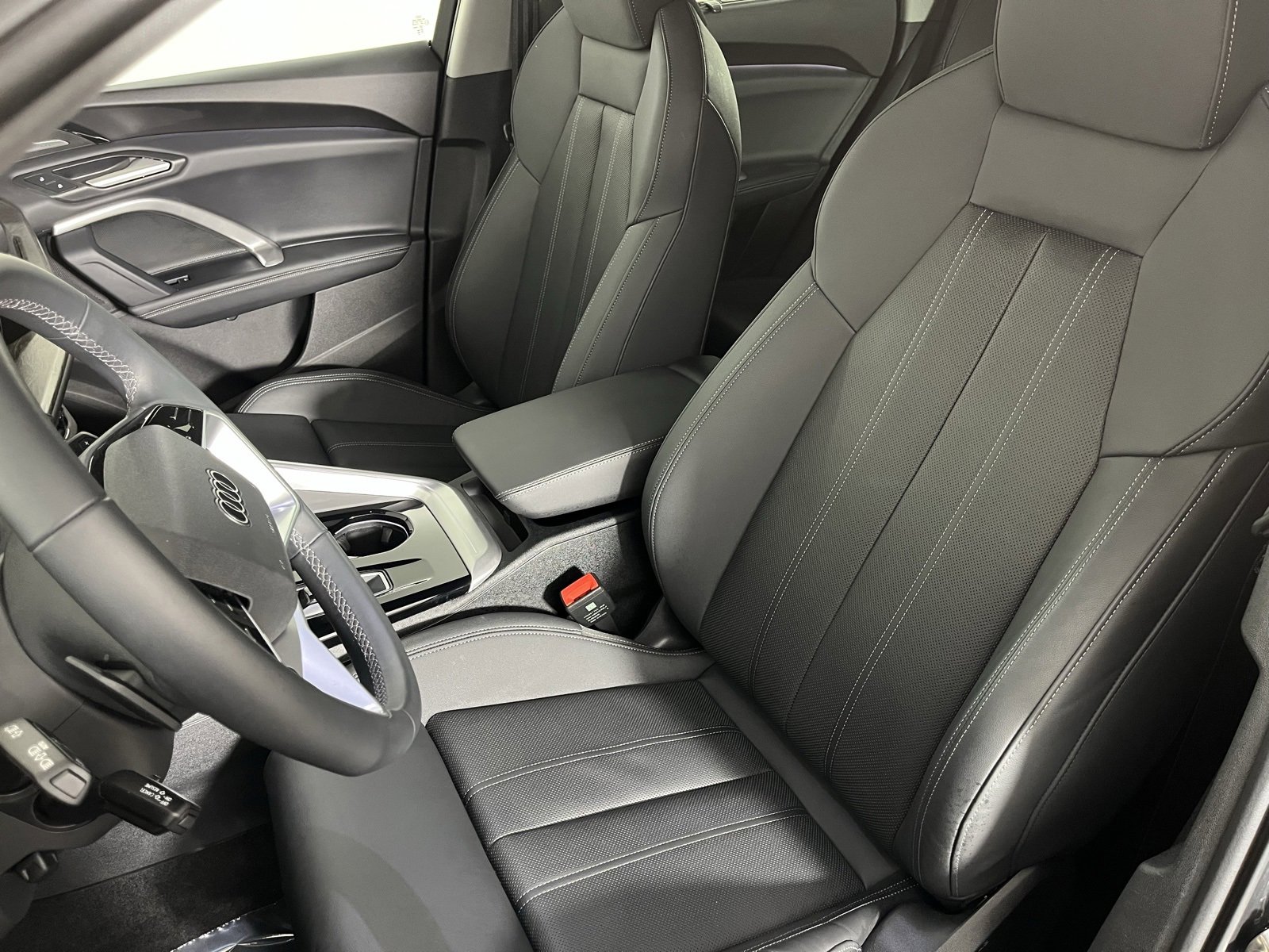 Certified 2025 Audi Q5 2.0T Premium Plus w/ Premium Plus image 12