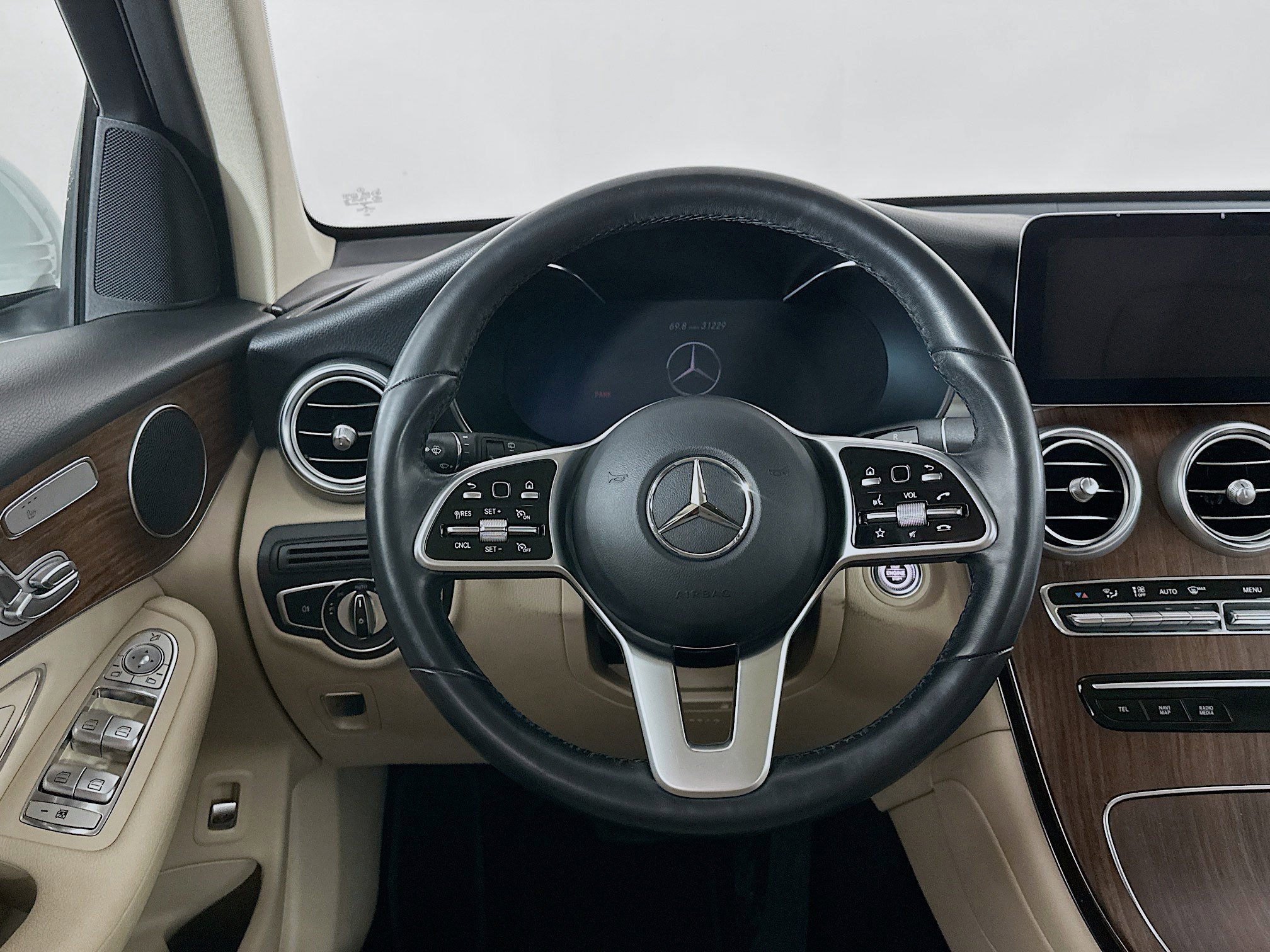 Used 2022 Mercedes-Benz GLC 300 4MATIC w/ Premium Package Lite image 18