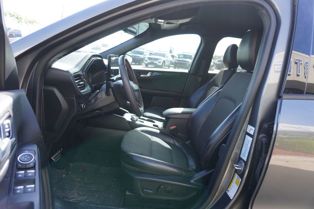 Used 2023 Ford Escape ST-Line w/ Tech Pack #1 image 7