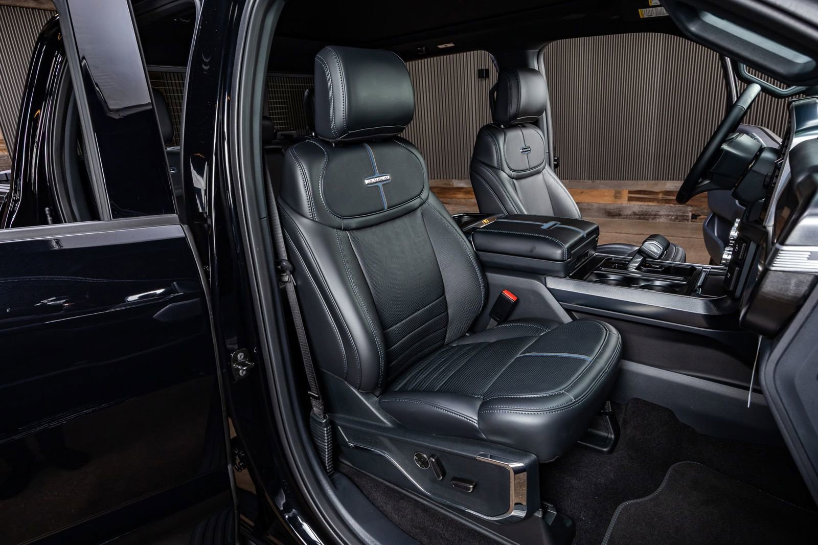 Used 2025 Ford F150 Platinum w/ Equipment Group 702A High image 31