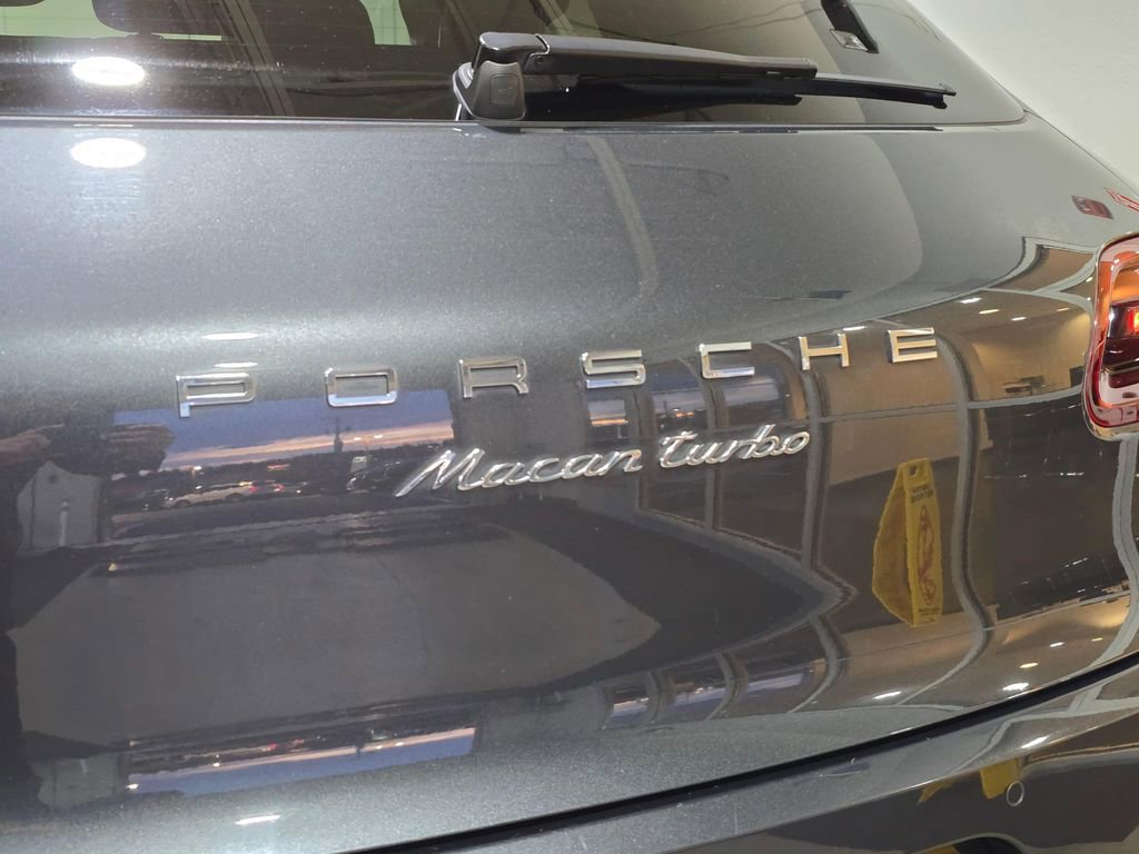 Used 2017 Porsche Macan Turbo image 30
