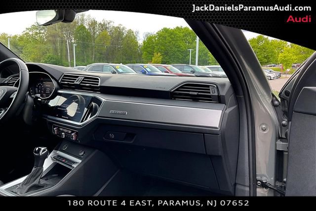 Used 2024 Audi Q3 2.0T Premium AWD/4WD image 14