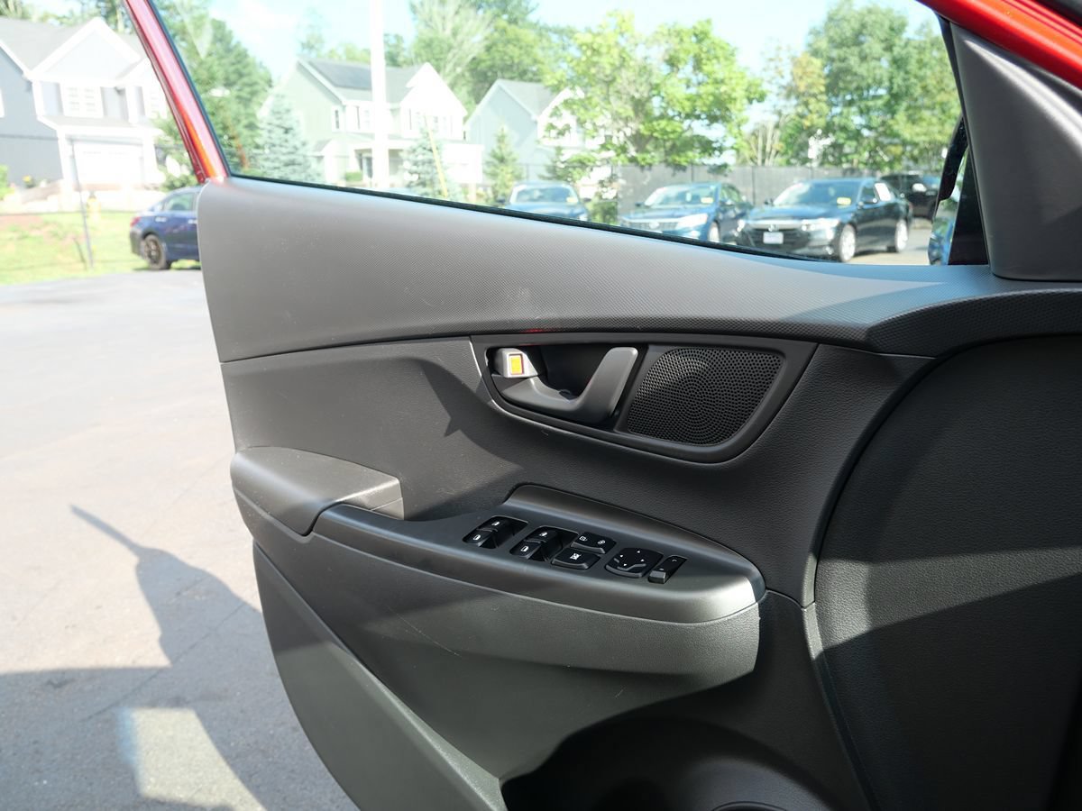 Used 2021 Hyundai Kona SE FWD image 15