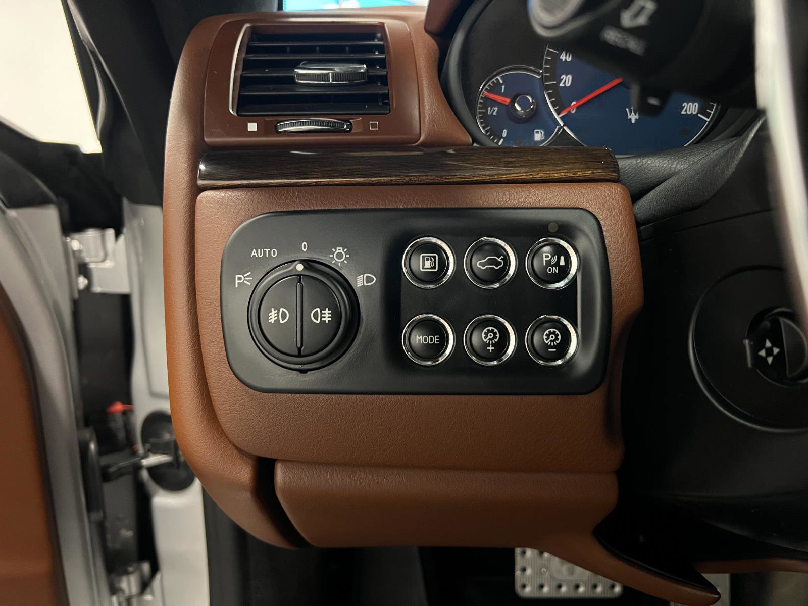 Used 2010 Maserati GranTurismo S image 14