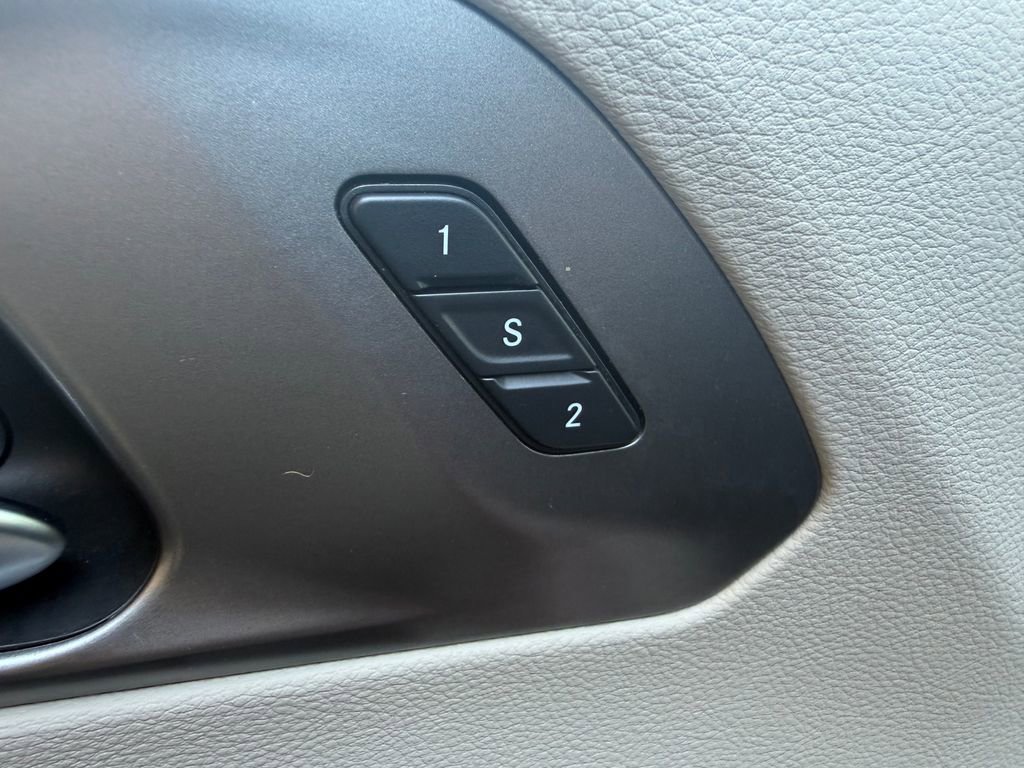 Used 2020 Chrysler Pacifica Touring-L w/ Advanced Safetytec Group image 16