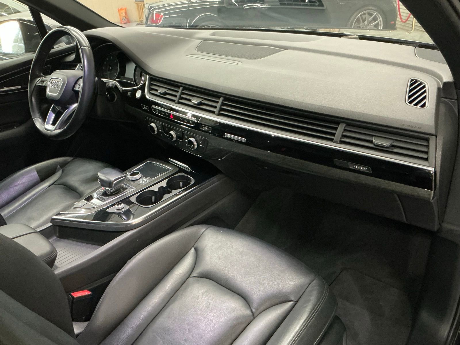 Used 2018 Audi Q7 3.0T Premium image 11