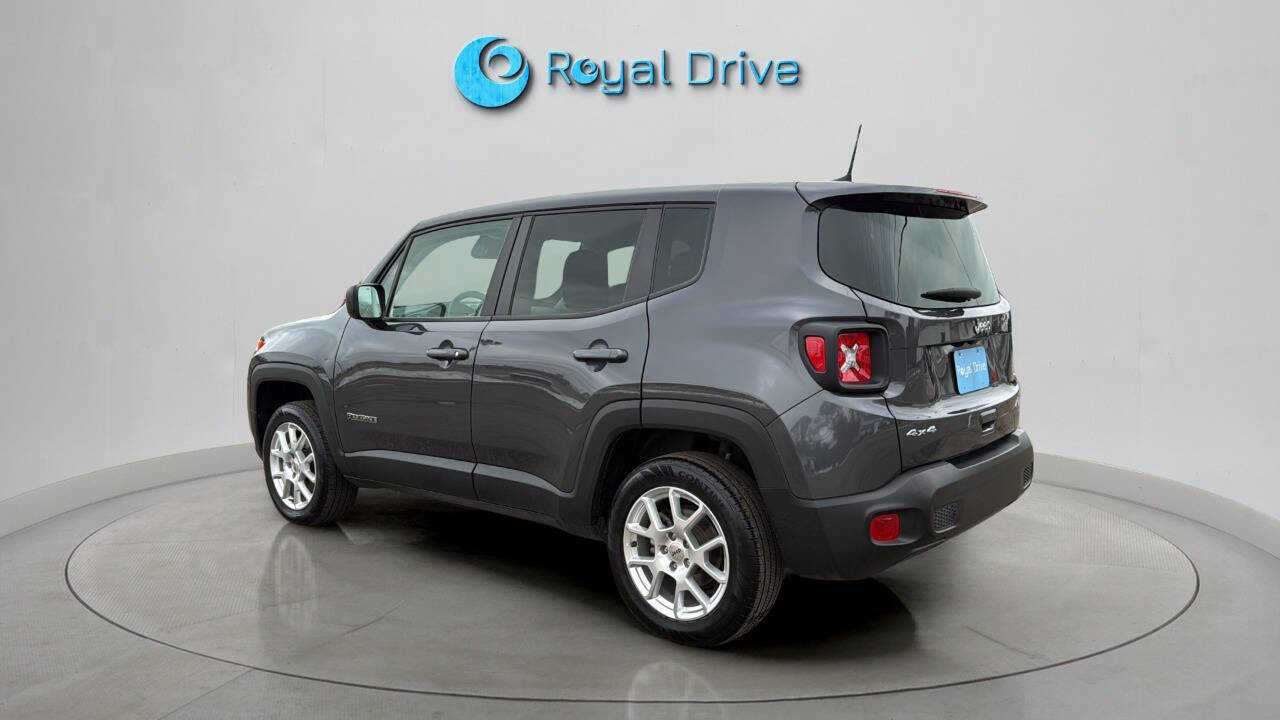 Used 2023 Jeep Renegade Latitude image 4