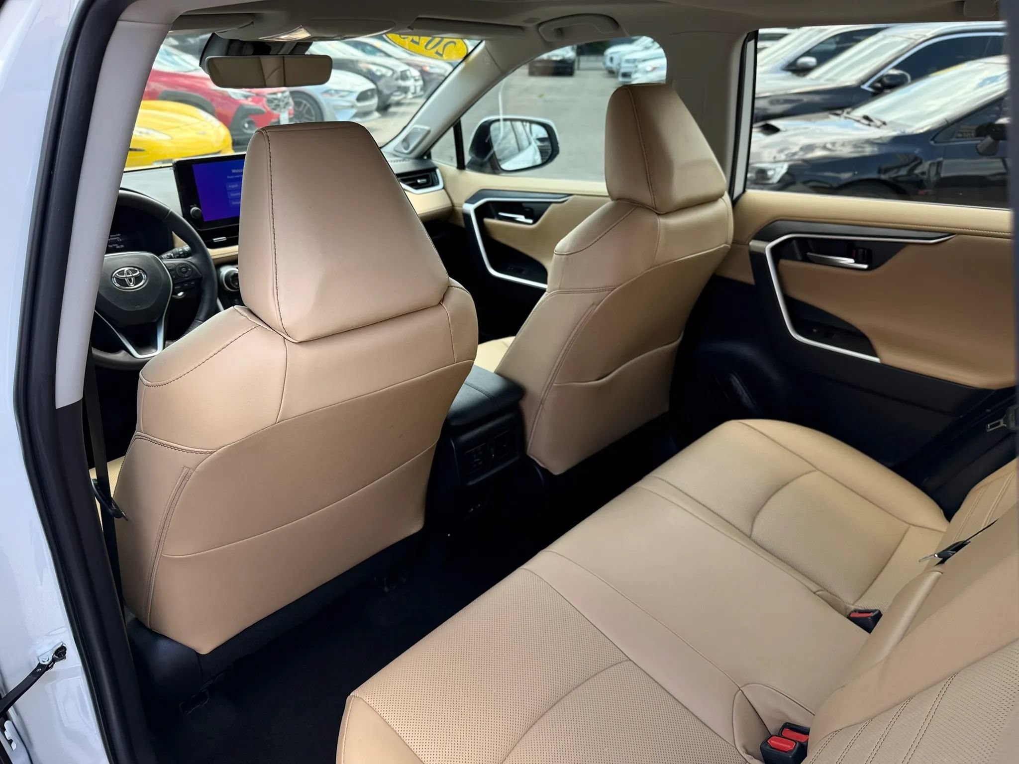 Used 2023 Toyota RAV4 Limited w/ Limited Grade Weather Package AWD/4WD image 15