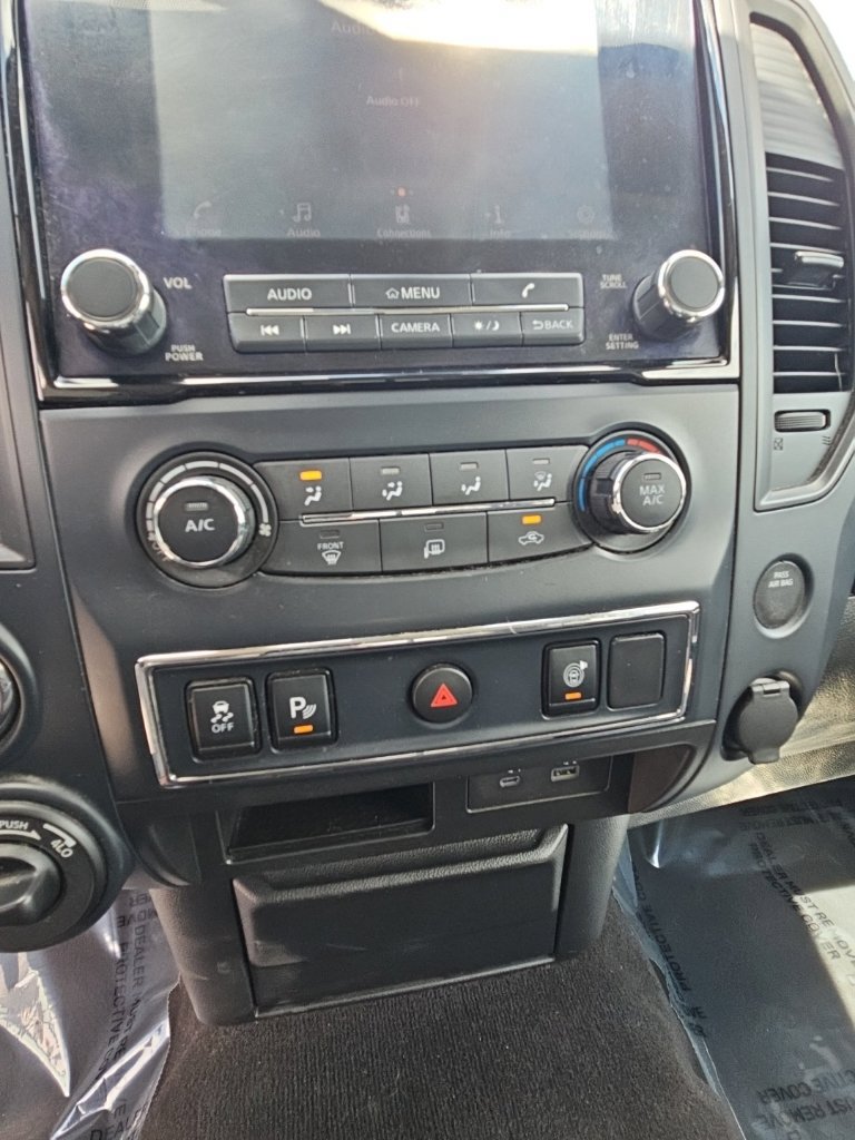 Used 2023 Nissan Titan SV AWD/4WD image 17
