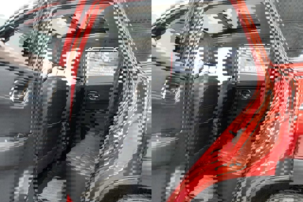 Used 2023 Nissan Rogue Platinum w/ Platinum Premium Package image 31