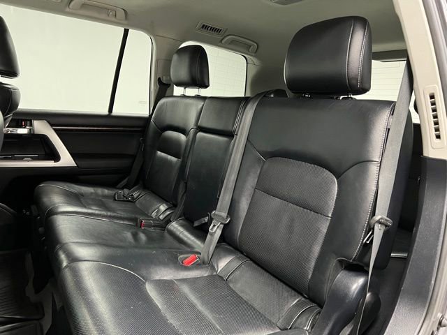 Used 2014 Toyota Land Cruiser image 47
