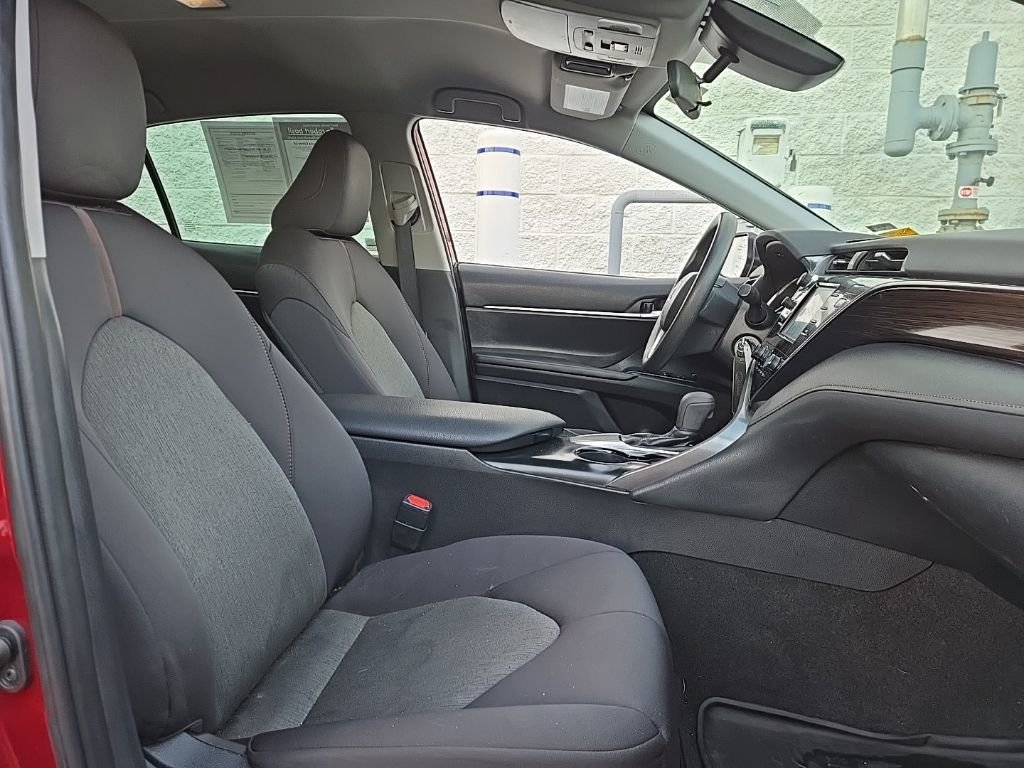 Used 2019 Toyota Camry LE image 16