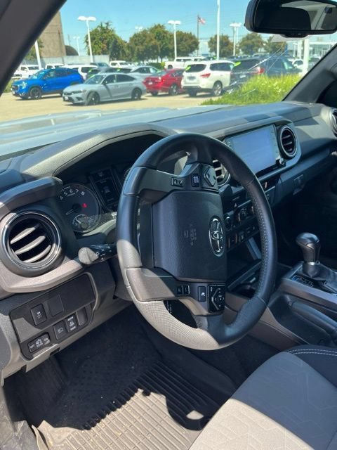Used 2021 Toyota Tacoma TRD Sport w/ Technology Package AWD/4WD image 13