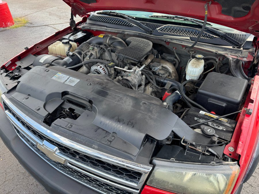 Used 2006 Chevrolet Silverado 2500 LT AWD/4WD image 21