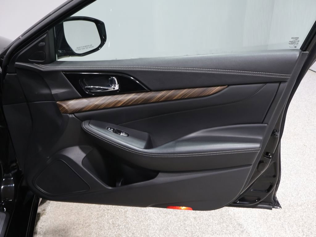 Used 2016 Nissan Maxima Platinum image 25