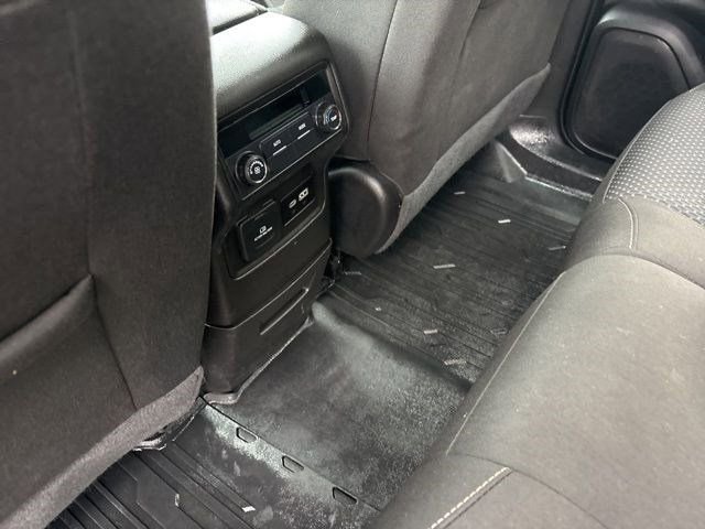 Used 2023 GMC Acadia SLE image 33