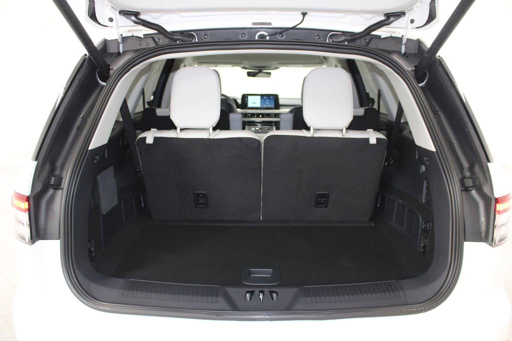 New 2026 Lincoln Aviator 2WD w/ Jet Appearance Package image 15