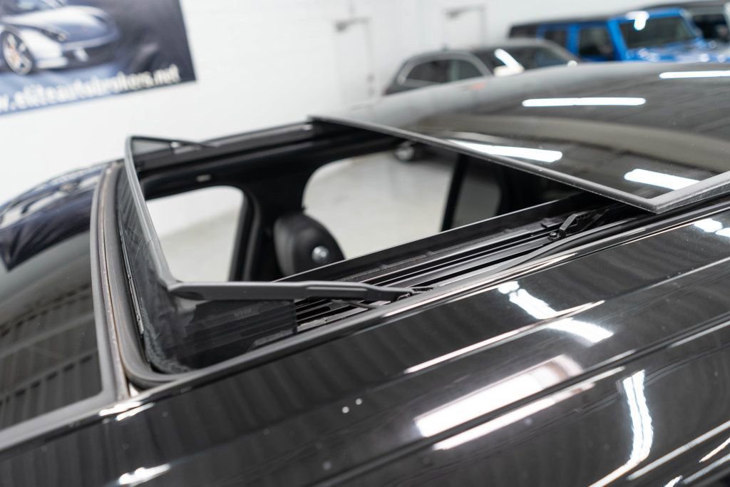 Used 2017 Land Rover Range Rover HSE image 43