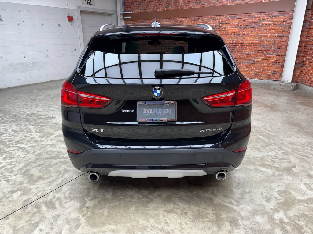 Used 2022 BMW X1 xDrive28i w/ Convenience Package AWD/4WD image 4
