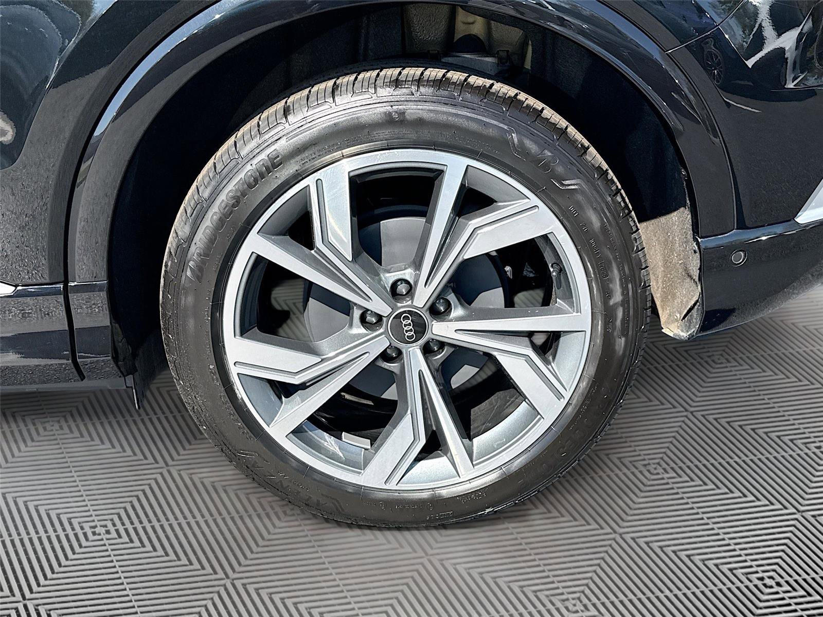 Certified 2023 Audi Q4 e-tron Premium Plus w/ Premium Plus AWD/4WD image 32