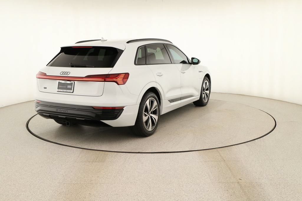 Certified 2024 Audi Q8 e-tron Premium AWD/4WD image 6